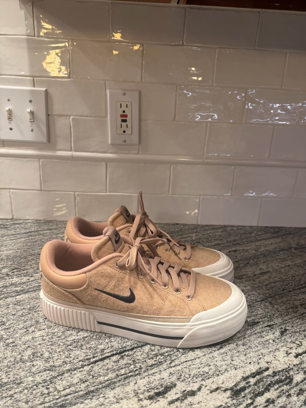 Women’s Nike Court Legacy Lift Hemp FZ2606-200 Size 9